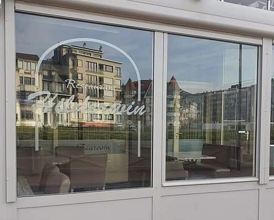 The window of Restaurant Hilderwin on Priorijlaan, with the logo