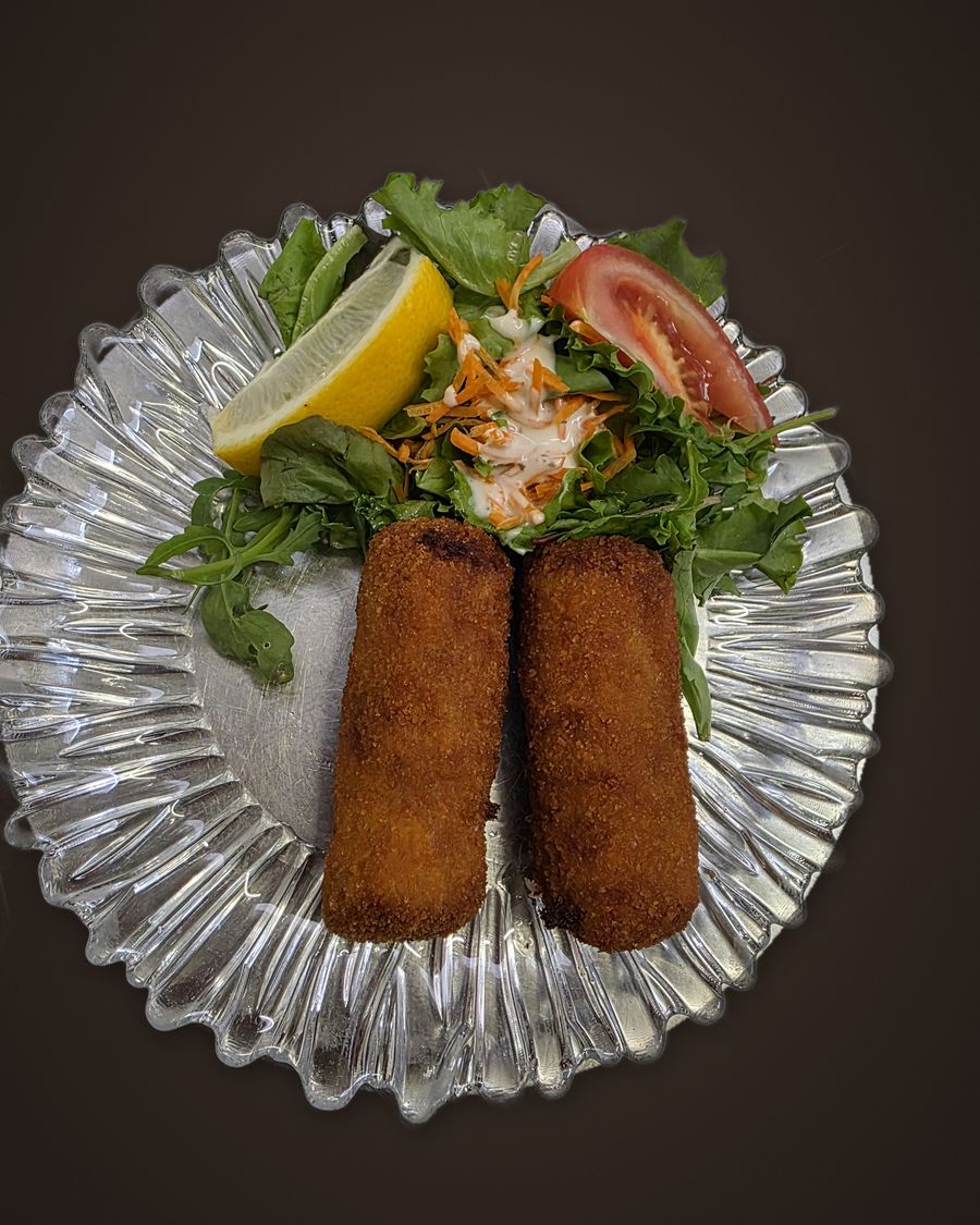Croquettes with fresh salad
